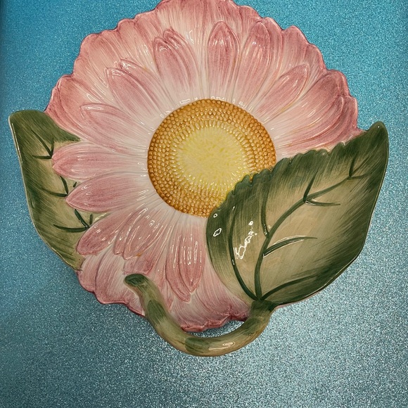 TIFFANY & CO. Pink Flower Plate w/Leaf Handle. 1 plate in set of 4. - Picture 5 of 6